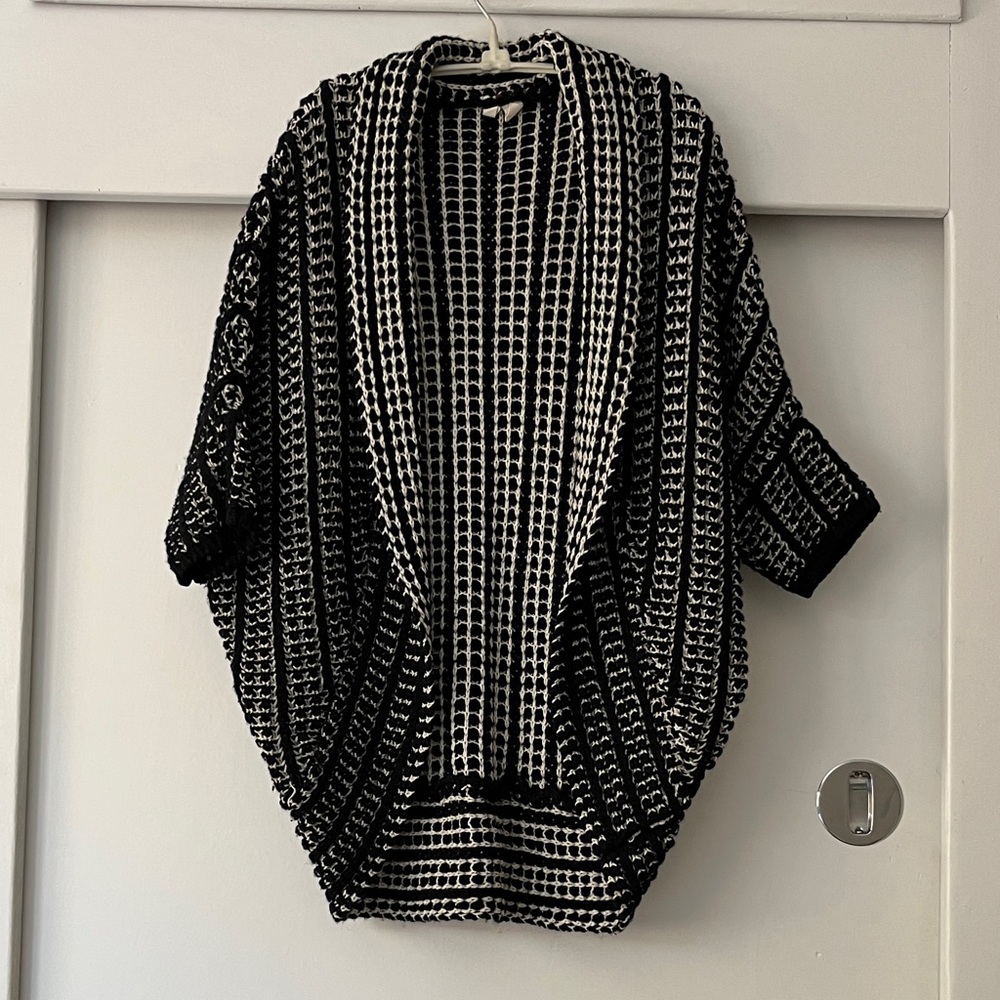 Moth Anthropologie Black and White Open-Knit Women's Sweater Cocoon style fit